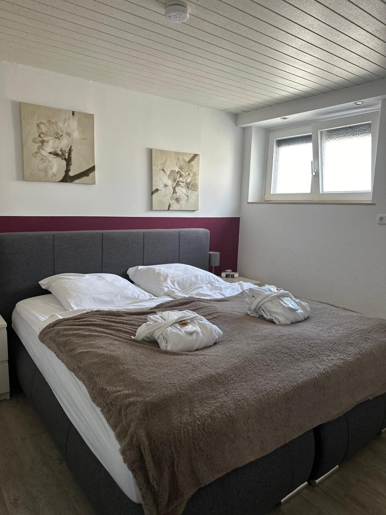 Ferienwohnung Schlossblick - Wellness privat, 4 Sterne Braunfels Exterior foto